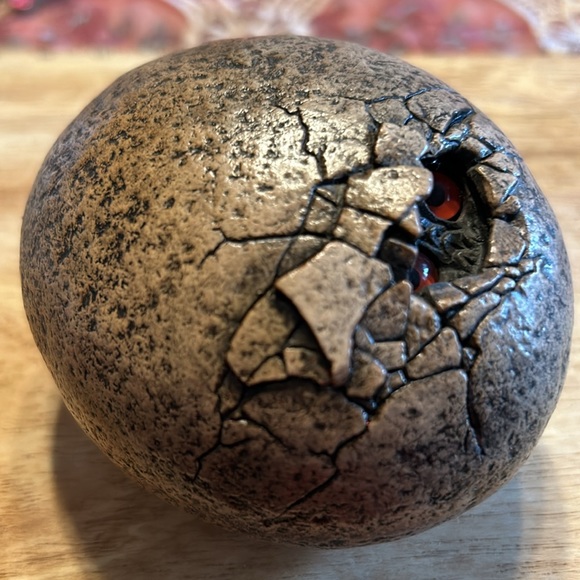 Windstone Editions Dragon Hatchling Egg with Red Dragon Eyes 👀 1994 Pena Vintage - Picture 2 of 13
